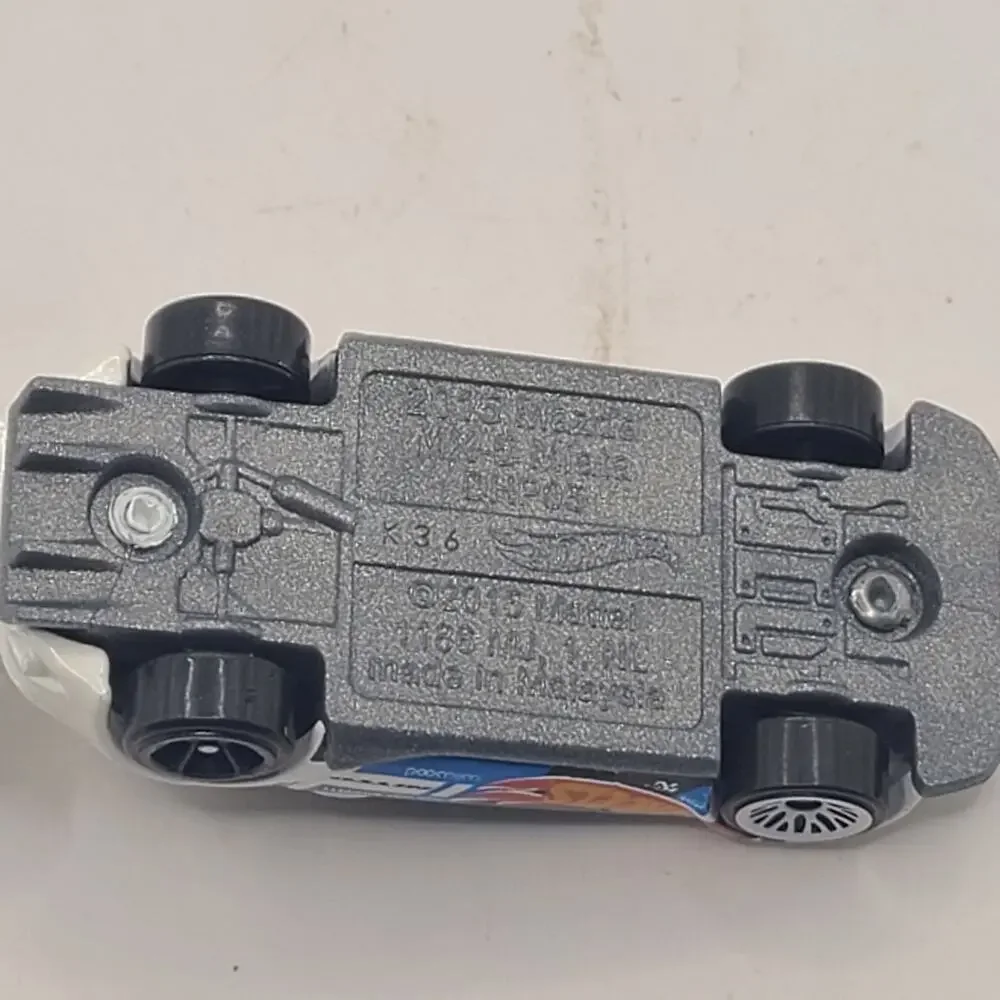 '15 Mazda MX-5 Miata. 2018 Hot Wheels 40/365. FJX66.